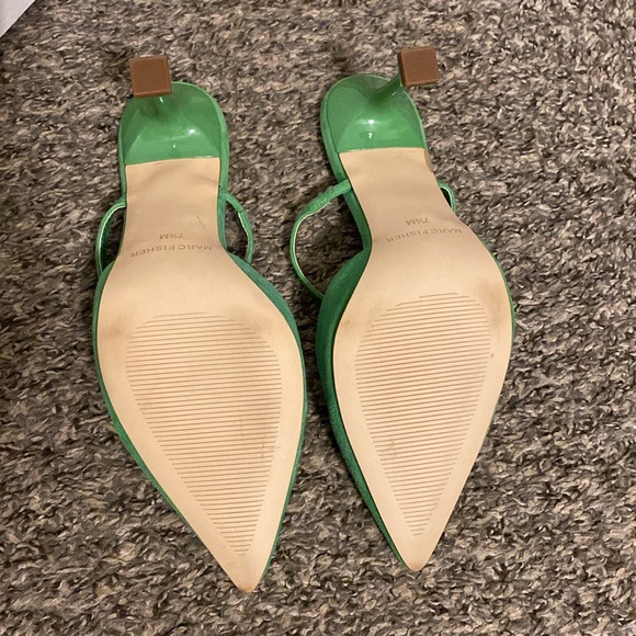 Marc Fisher Bright Green Suede Pumps (7.5) - Picture 4 of 4